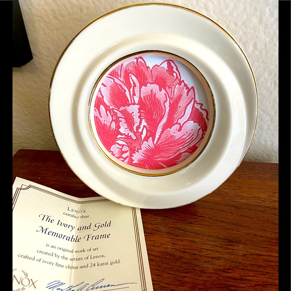 VTG LENOX 24KGoldRimmedFineChina Circular Frame & COA